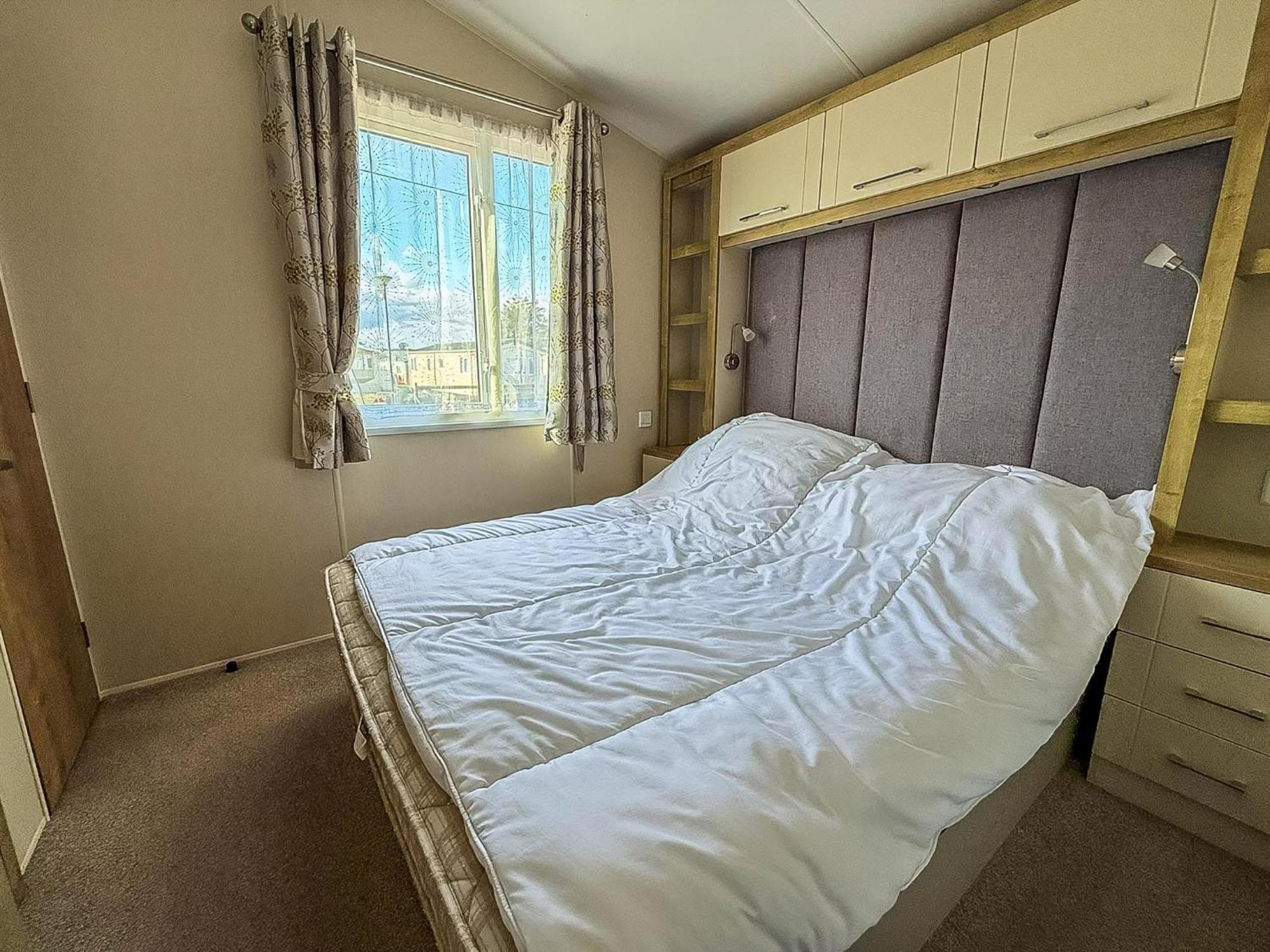 Lovely 6 Berth Caravan At Suffolk Sands Holiday Park Ref 45010Mv フェリックストウ エクステリア 写真